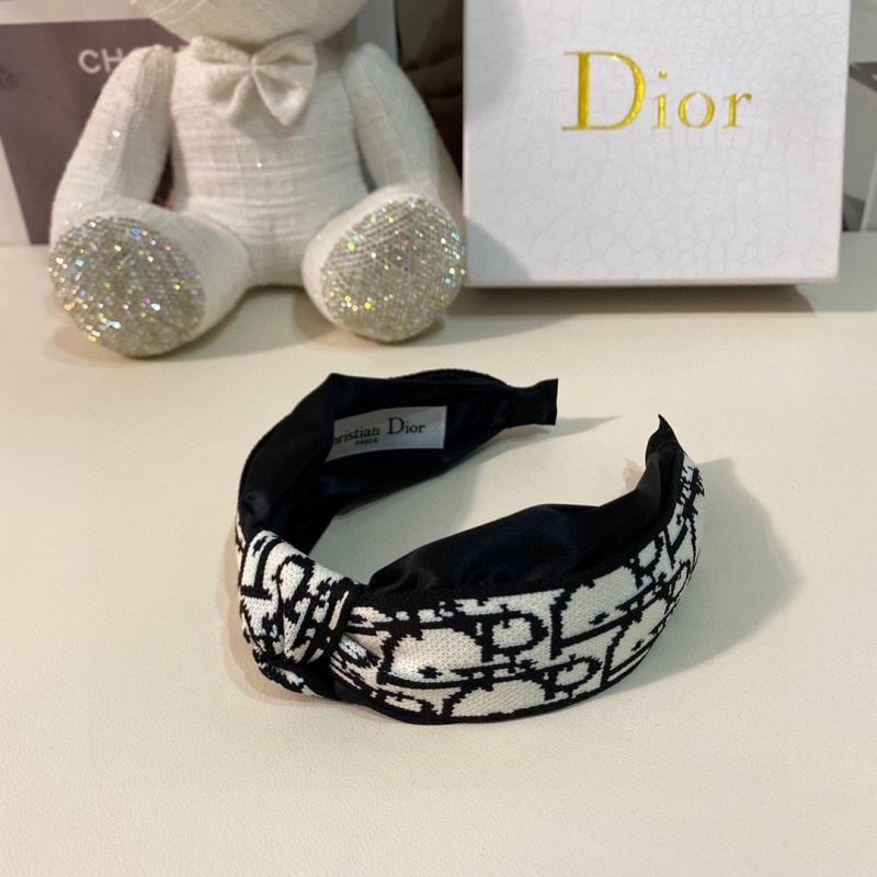 CHRISTIAN DIOR